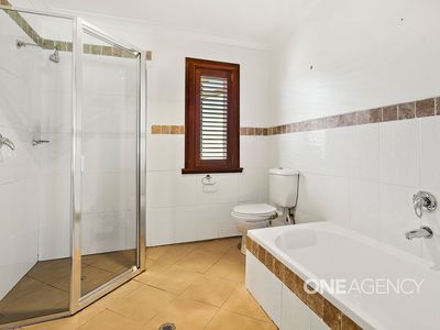 4 Bangaroo Avenue, Dapto