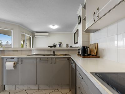 12 / 4 Madang Crescent, Runaway Bay