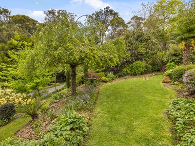 10 Cheniston Road, Mount Macedon