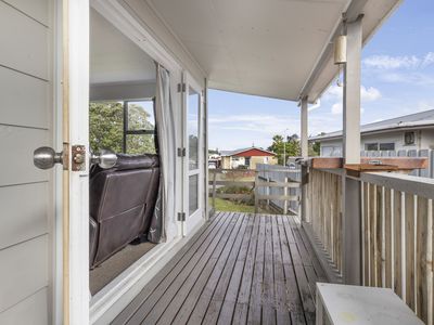 6 Yates Street, Otaki Beach