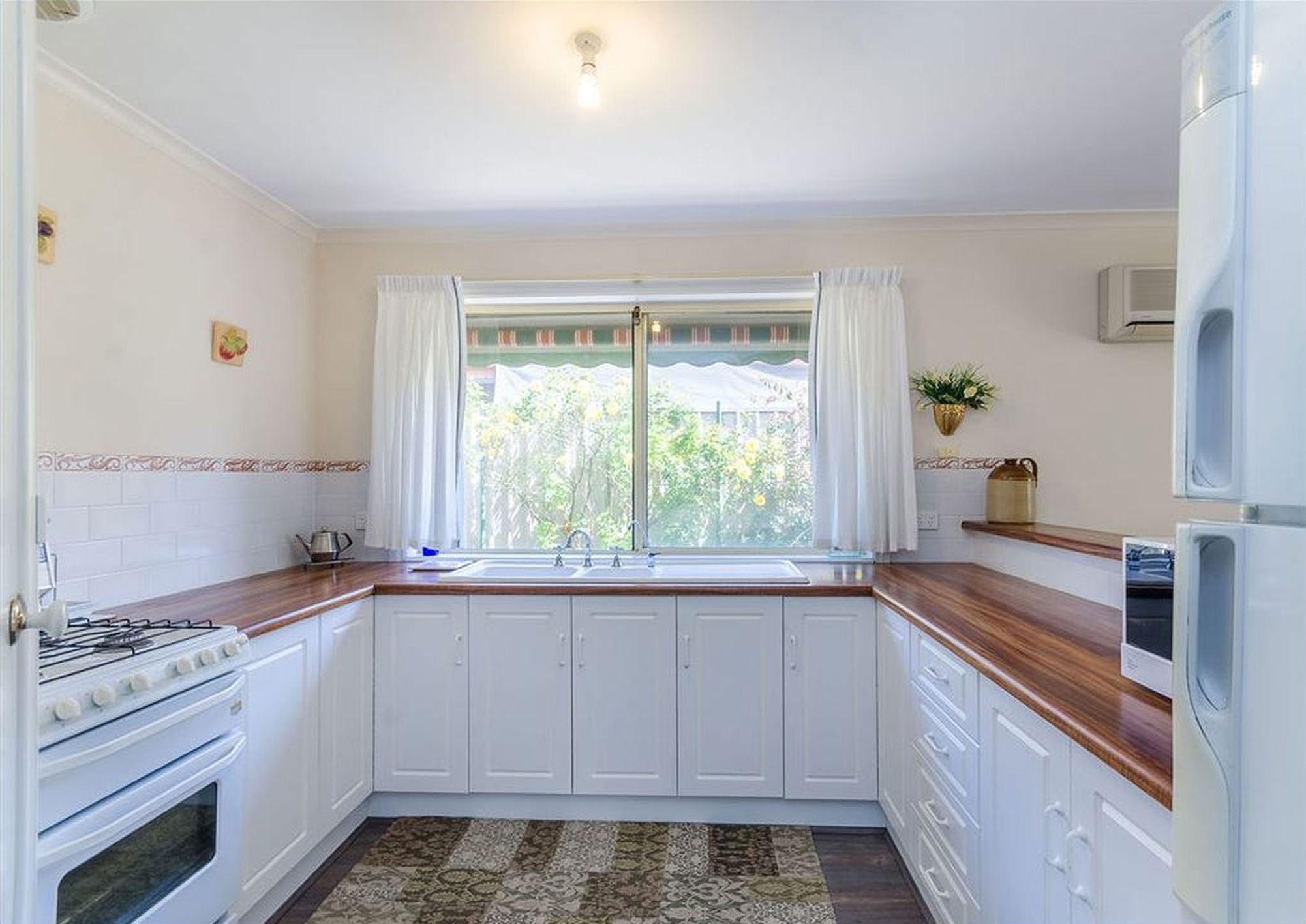 4 Field Street, Oakden