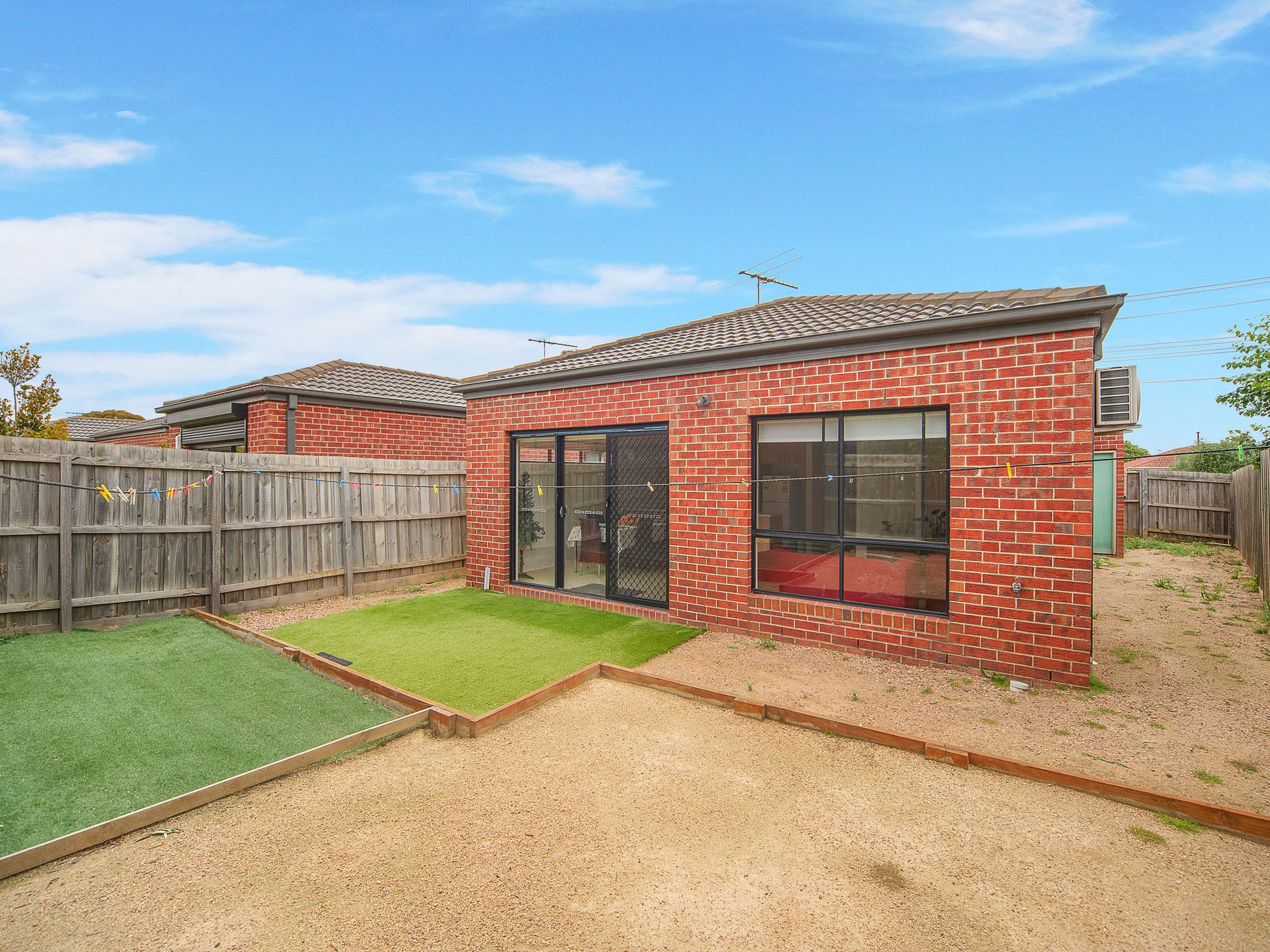 1 / 49-55 Rosella Avenue, Werribee
