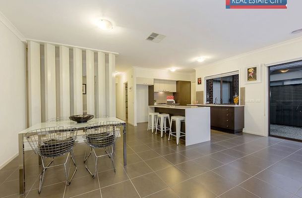 15 Thoresby Circuit, Craigieburn