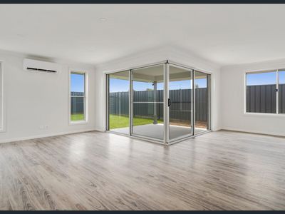 30b Violet Circuit, Dubbo