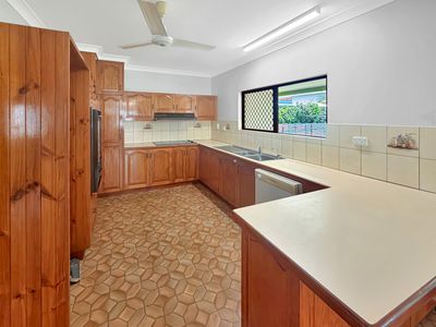 12 Mazlin Street, Atherton