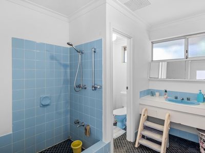 2 Desford Close, Shelley