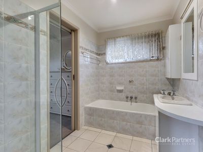 1208 Old North Crescent, Strathpine