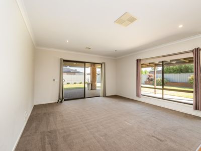 3 Killarney Crescent , Tatura