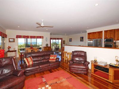 9 Cove Boulevard, River Heads