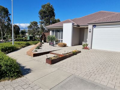 19 Cuddlepie Turn, Banksia Grove