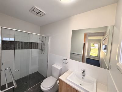 101 Sixteenth Avenue, Austral