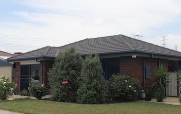 1 Helmsdale Court, Cranbourne West