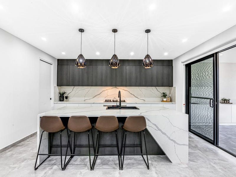31 Seville Circuit, Gledswood Hills