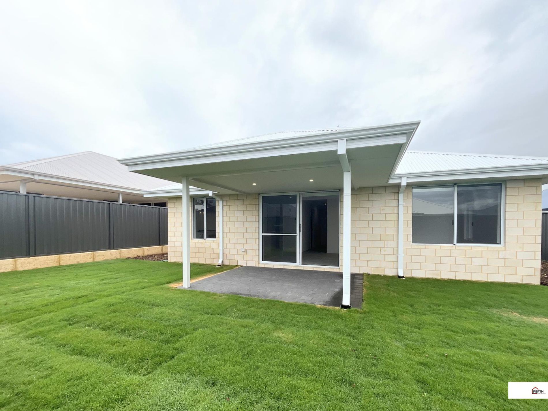 12 Oxley Street, Lakelands