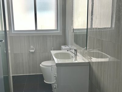 2 / 136 Hoffmans Road, Essendon