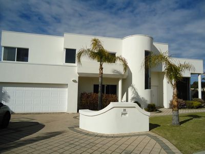 21 Longstaff Gardens, Dianella