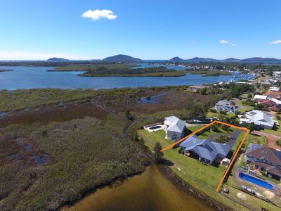 8 Sanctuary Close, Tea Gardens
