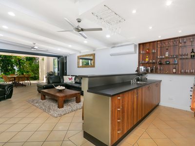 42 POINSETTIA STREET, Holloways Beach