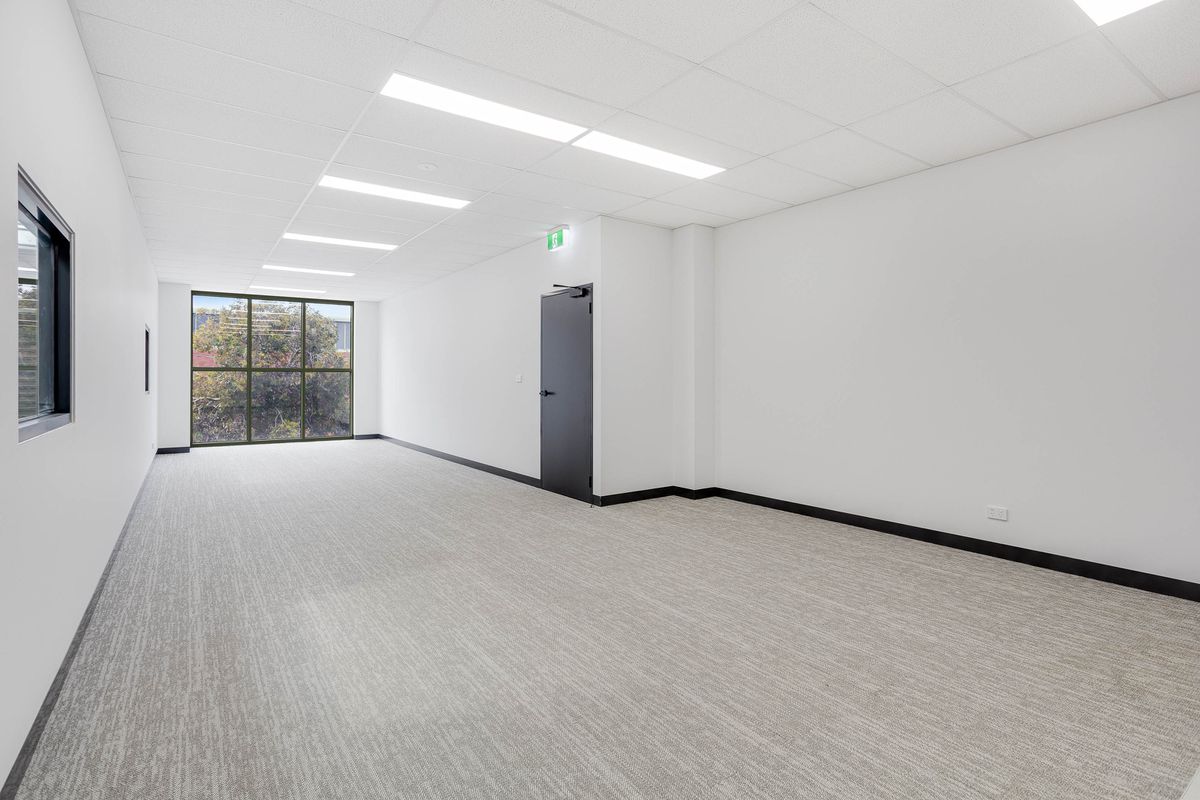 8 & 17 / 144 Hall Street, Spotswood