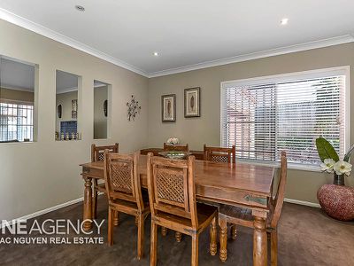 12 Vantage Close, Belmont