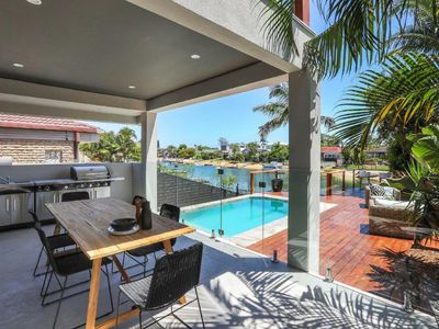 1 / 39 Holland Court, Broadbeach Waters