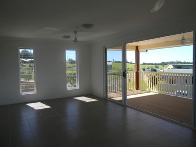 2 / A Greenhills Esplanade, Maleny