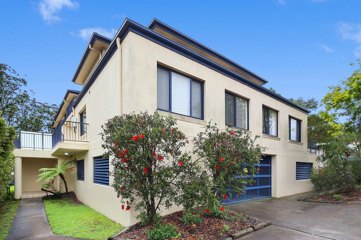 4 / 54 Karalta Road, Erina