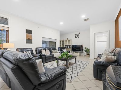 20 Frontenac Avenue, Panorama