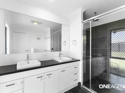 57 Ronaldo Way, Urangan