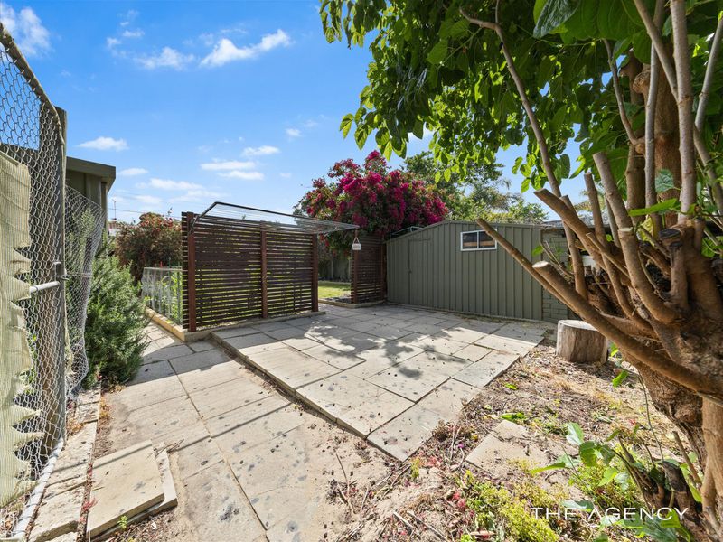 2 Little Rush Close, South Lake