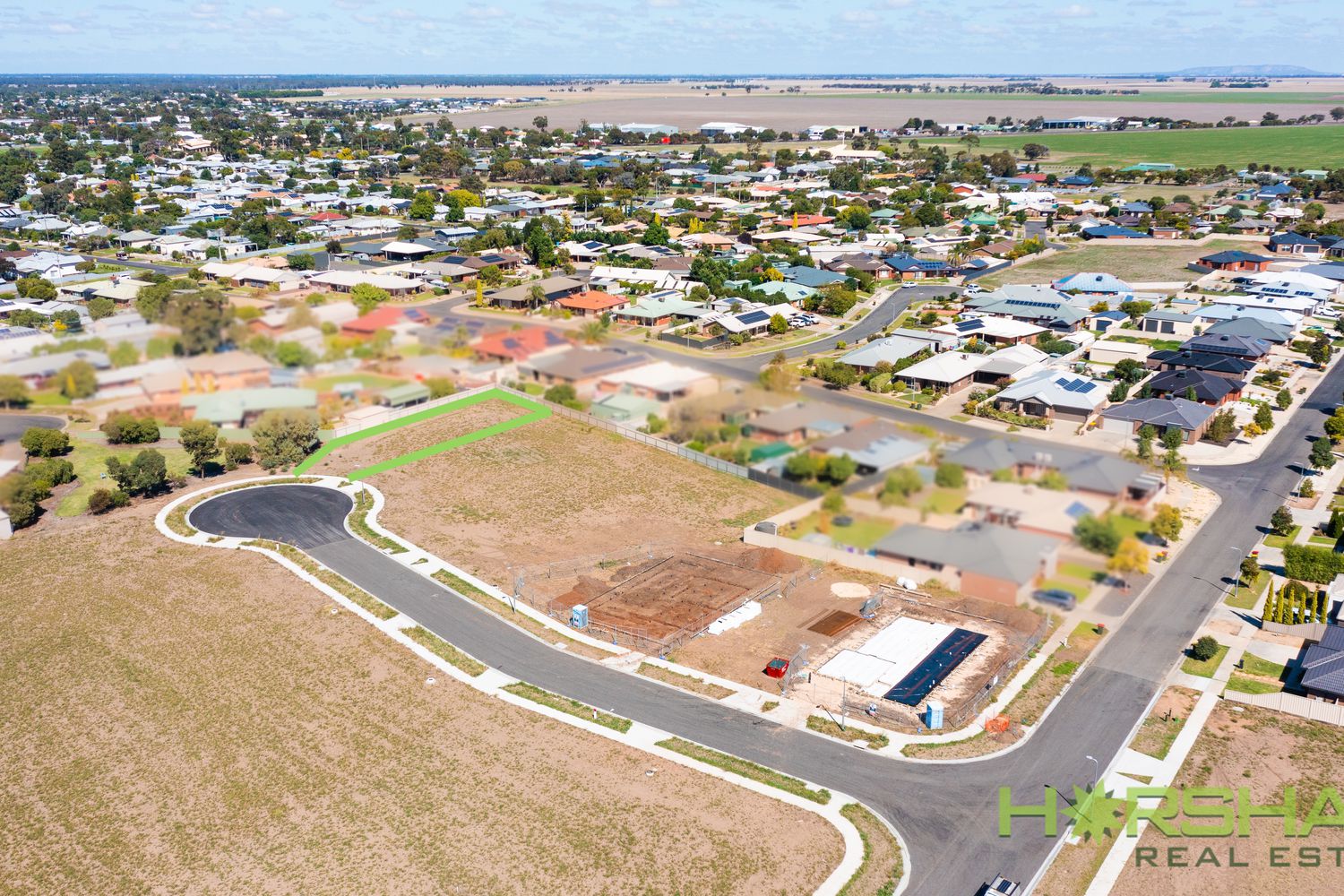 14 Lyons Court, Horsham