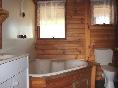 323 Dulcia Road, Gordon
