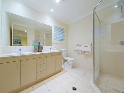 121 Ropley Road, Wynnum West