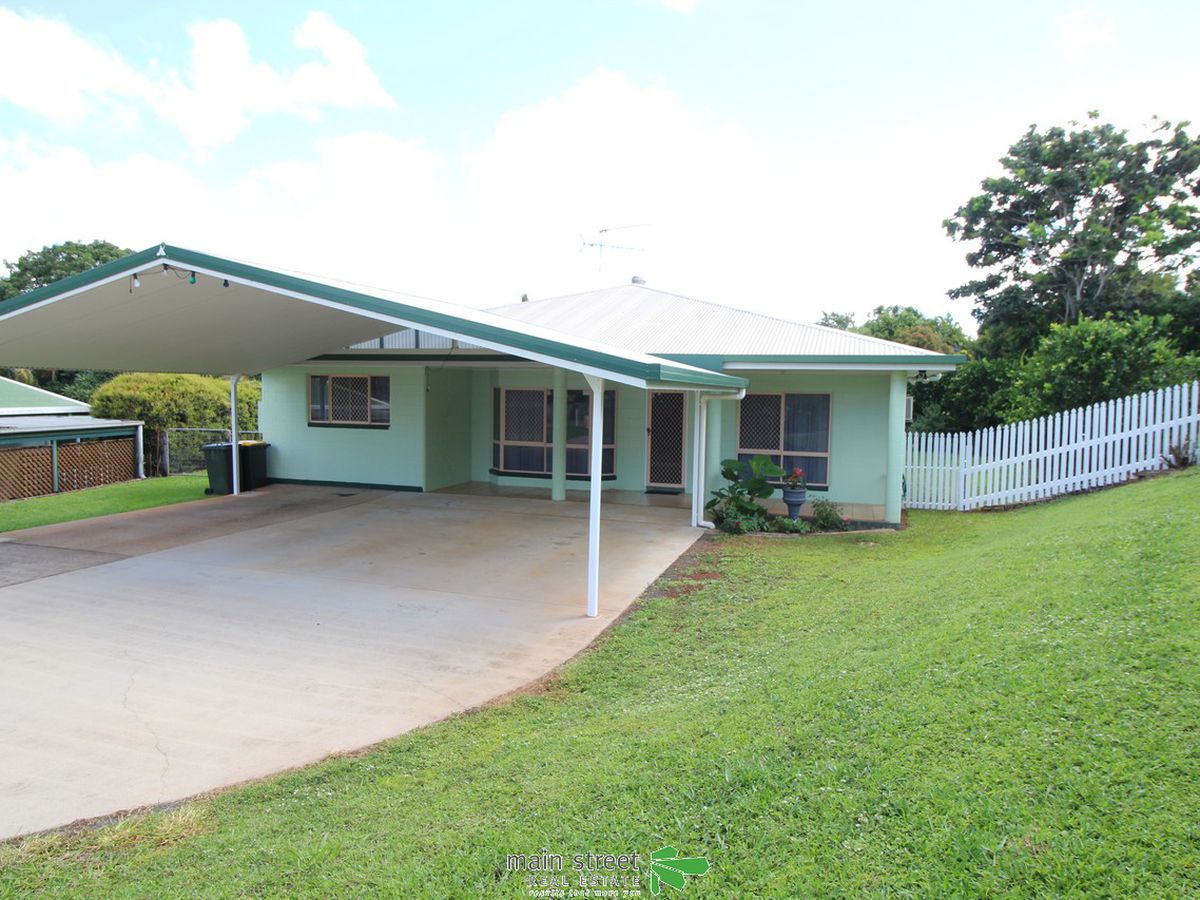 4 Paula Close, Atherton