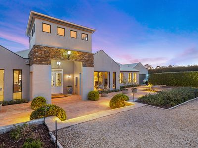 19 Hammet Place, Macedon