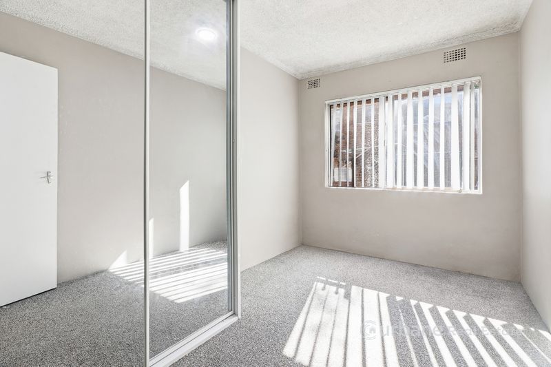 4 / 20 Bringelly Road , Kingswood