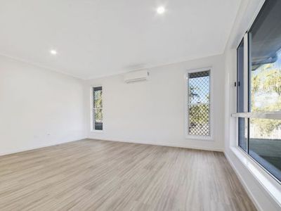 39 LAKESIDE DRIVE, Taroomball