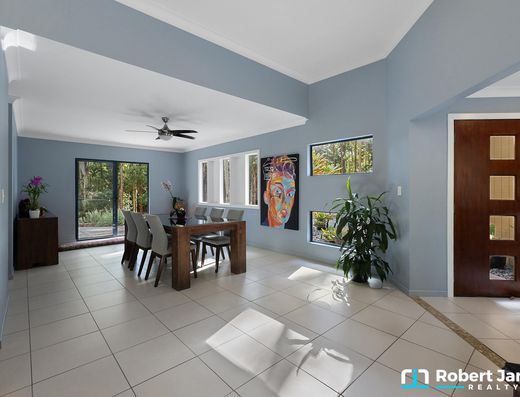 Tranquil Acreage Retreat in Sought-After Doonan image 6