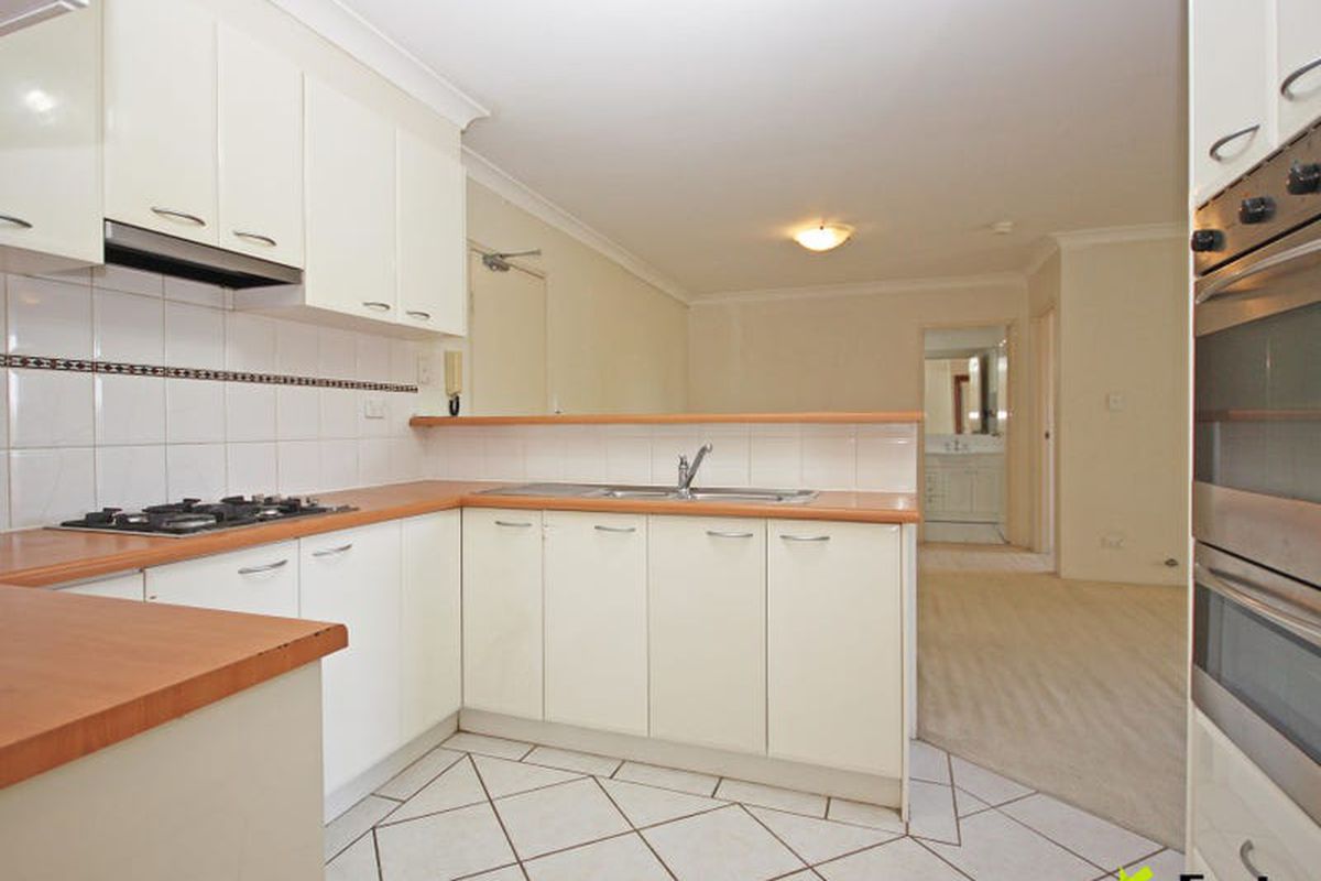 17 / 8-12 Hornsey Road, Homebush West