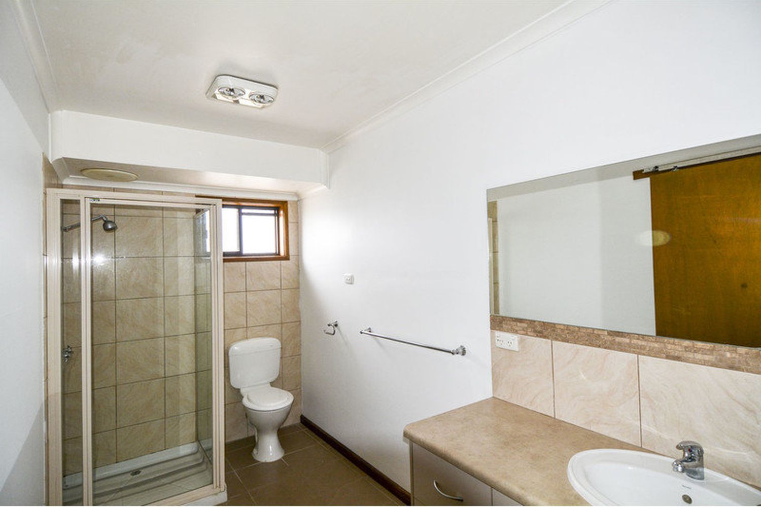 4 Oak Court, Horsham