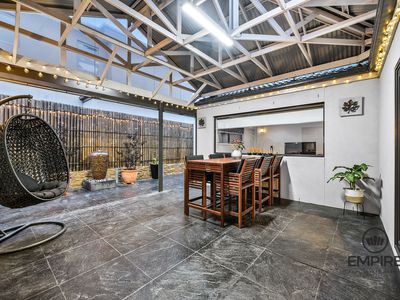 31 Como Parade, Clyde North