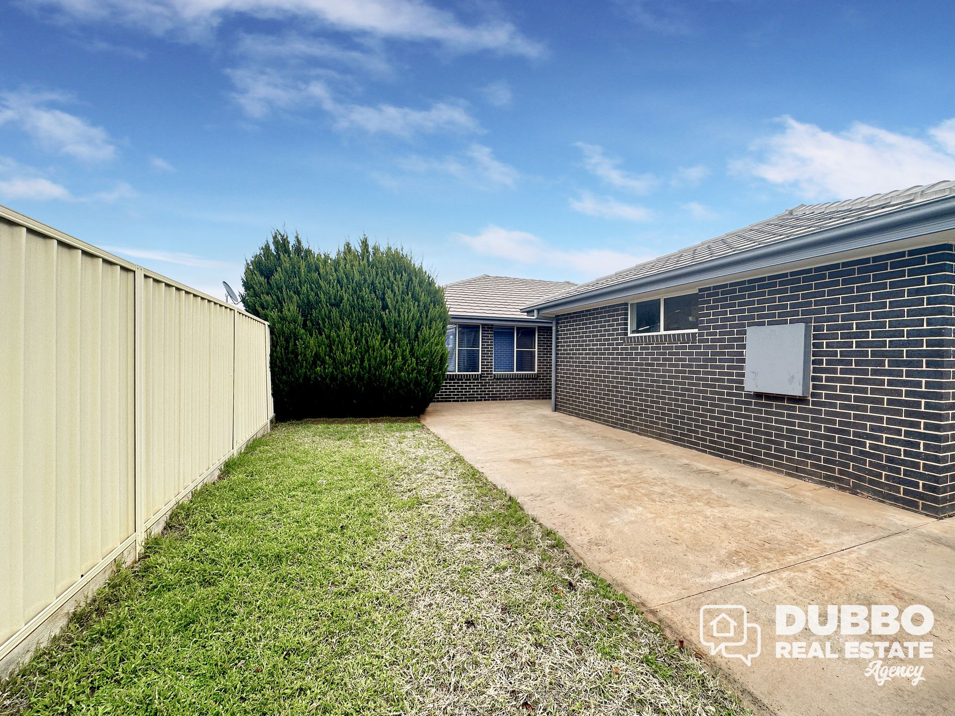 22A Hindmarsh Esplanade, Dubbo