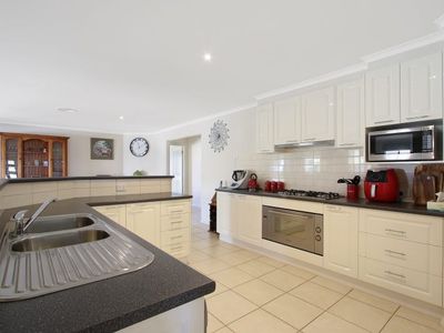 5-7 Jacaranda Ave, Rutherglen