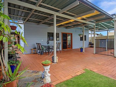 98 Clemenceau Crescent, Tanilba Bay