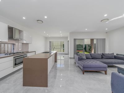 91 Dobroyd Drive, Elizabeth Hills