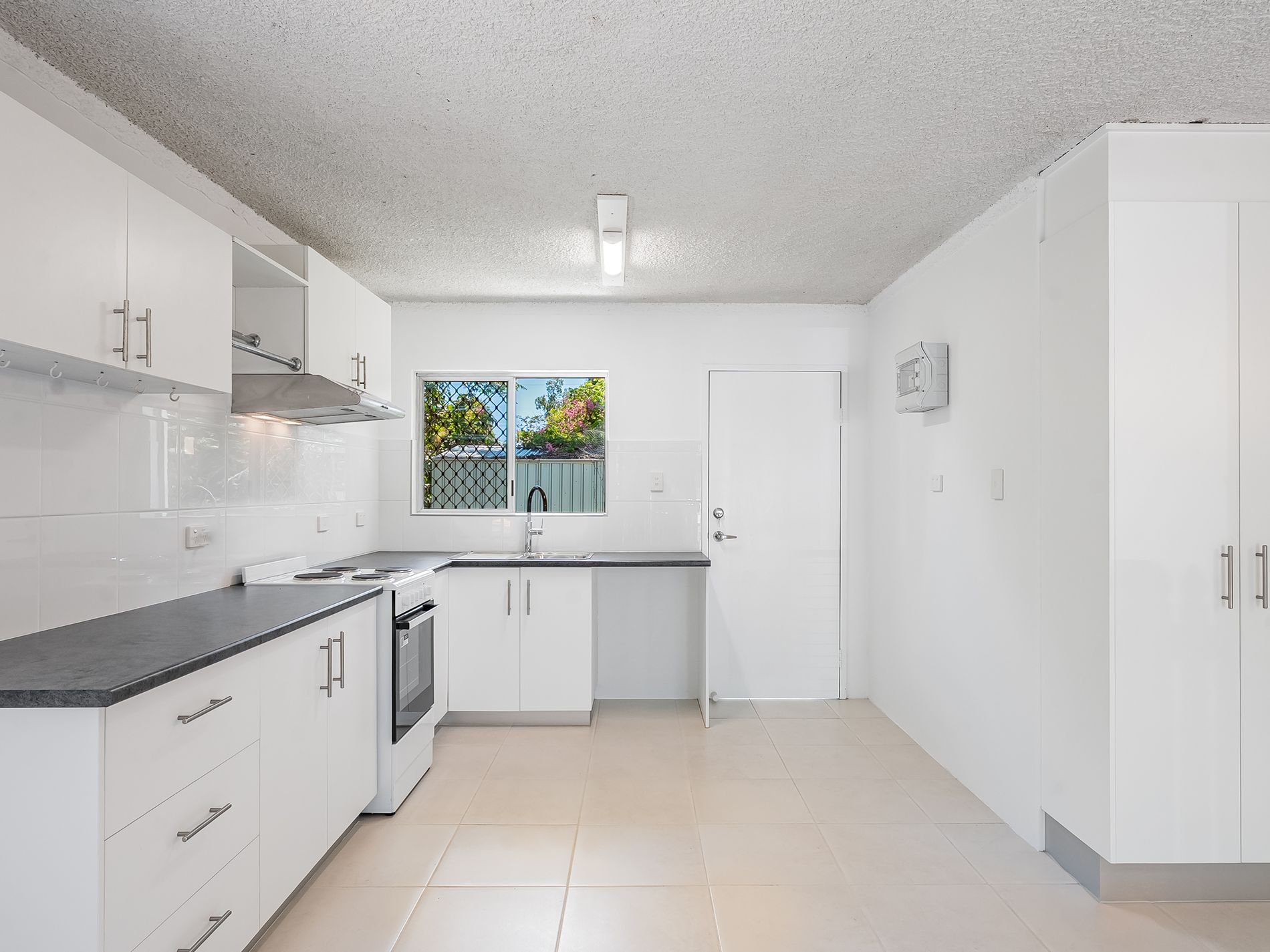 3 / 102-104 Wistaria Street, Holloways Beach