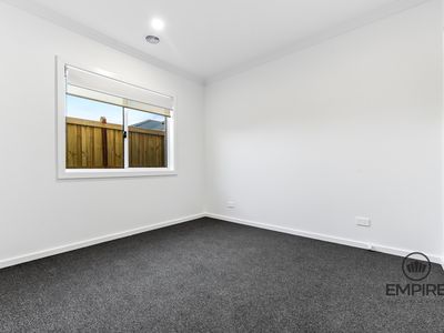 8 Snowy Road, Officer