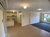 11 / 8 Honeysuckle Way, Calamvale