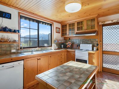 26 Fairway Avenue , Mount Beauty