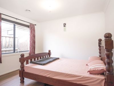 27 Chlorinda Road, Tarneit